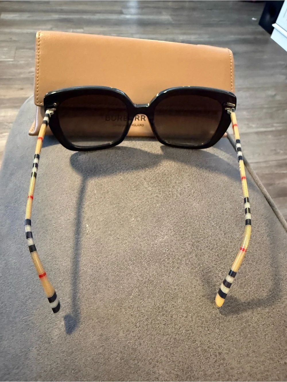 Burberry Black Oversized Square Women’s Sunglasses with Tan Case